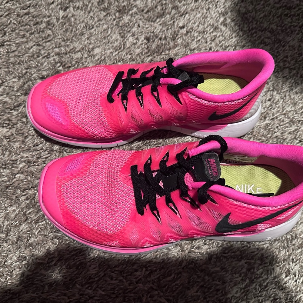 NIKE FREE RUNNING SHOE 5.0 PINK POW/POLARISED PINK/BLACK WOMEN